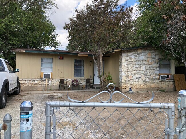 Building Photo - 375 Dorie St