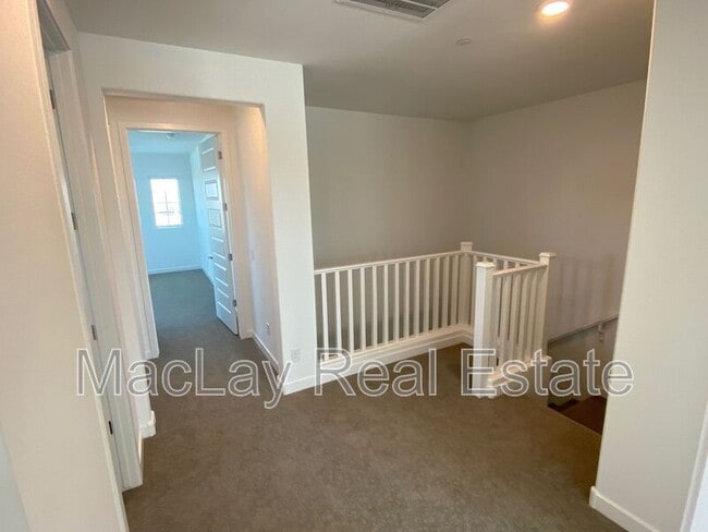 Building Photo - 4077 S Sabrina Dr