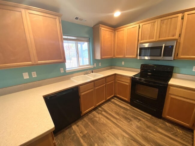 Building Photo - 1414 Pheasant Way