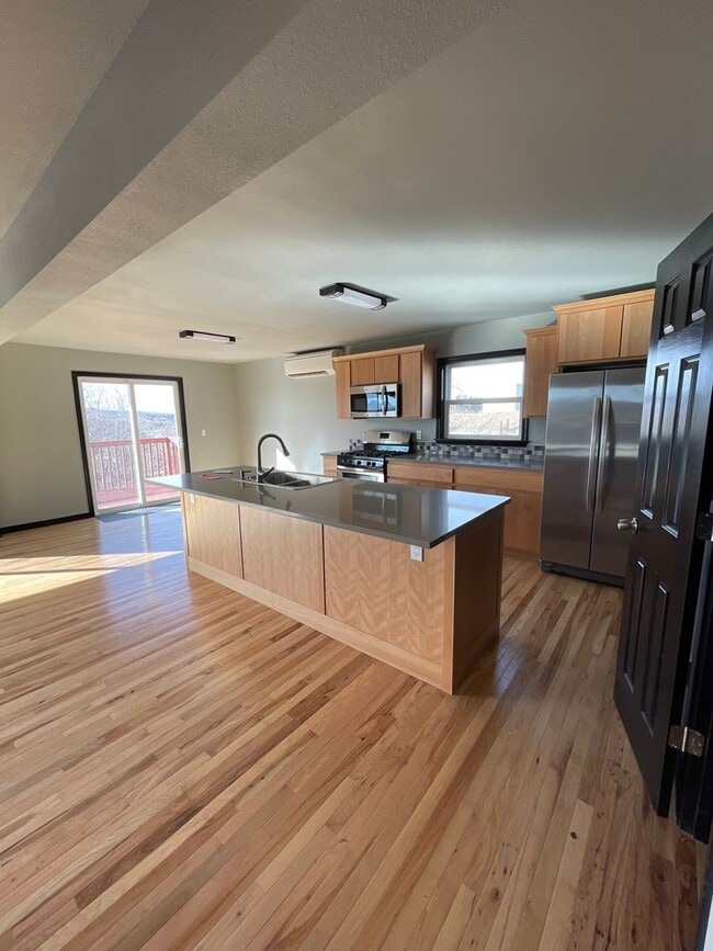 Building Photo - Country Living - 3 Bedroom / 2 Bathroom Ho...