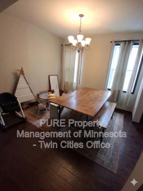 Building Photo - 1704 Basswood Ct