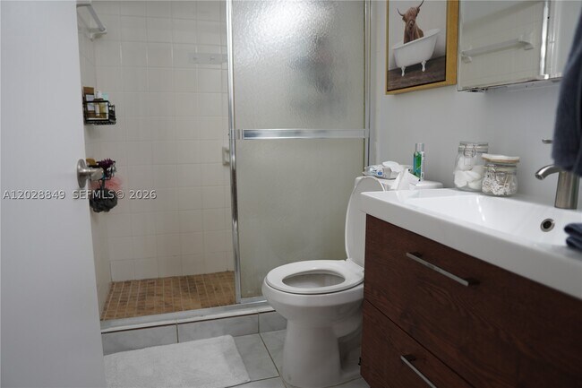Building Photo - 453 Lakeview Dr