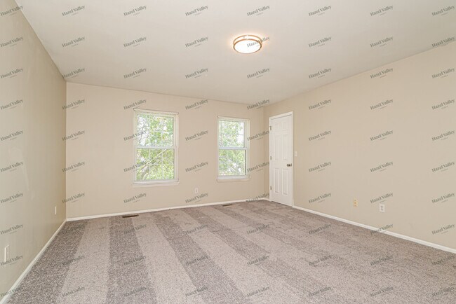 Building Photo - 27 Winding Trails Cir