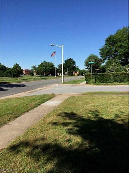 Building Photo - 800 St Denis Ct