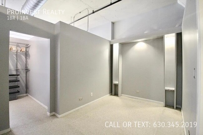 Building Photo - Available Now! Sprawling Sun-drenched 1Bed...