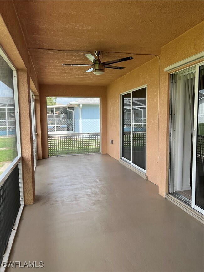 Building Photo - 279 SW 3rd Terrace