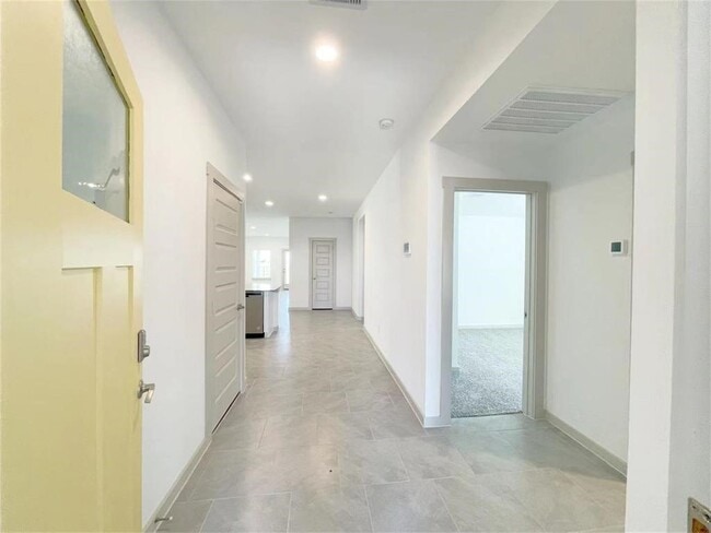 Building Photo - 28935 Yulee Mill Dr