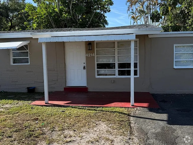 Building Photo - 4214 SW 49th Ct