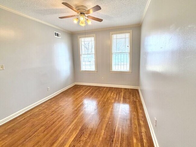 Building Photo - Now Leasing In Near Overton Park and Arts District- 4-bedroom 1.5 Bath Available Now!