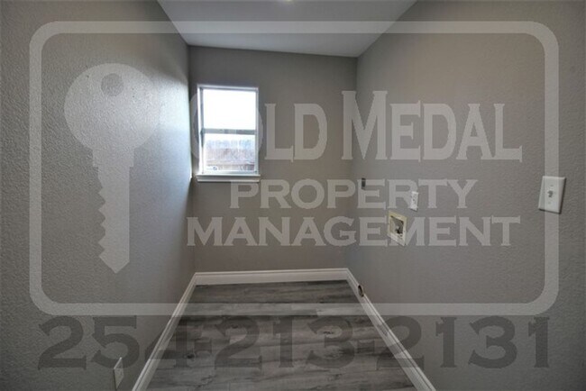 Building Photo - 2513 Jake Dr