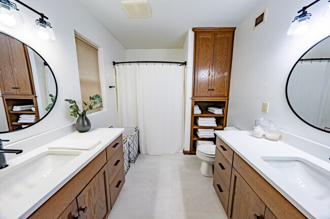 Building Photo - 3400 Riverstone Ct