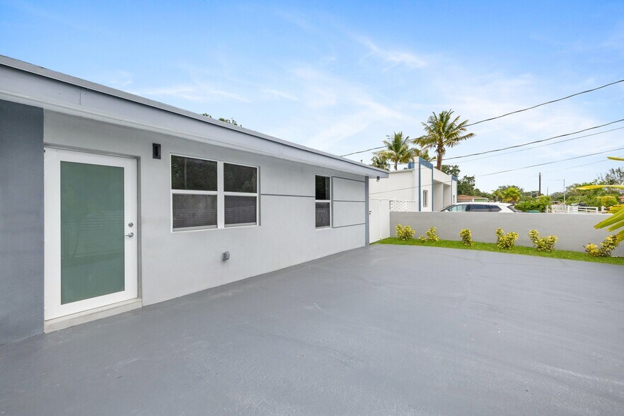 Building Photo - 2433 NW 97th St