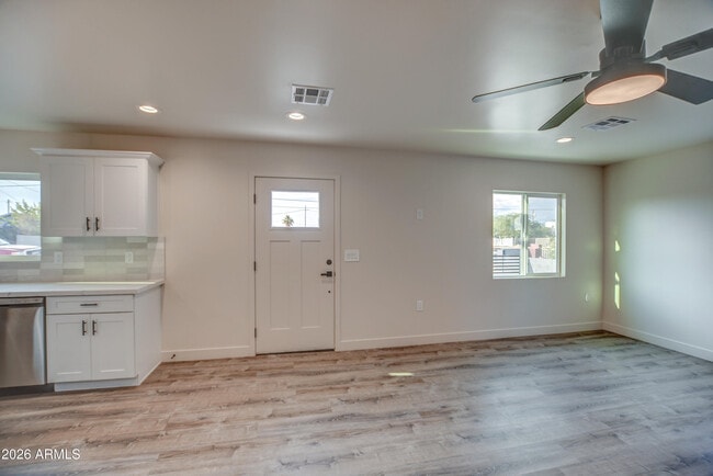 Building Photo - 1203 W Pima St