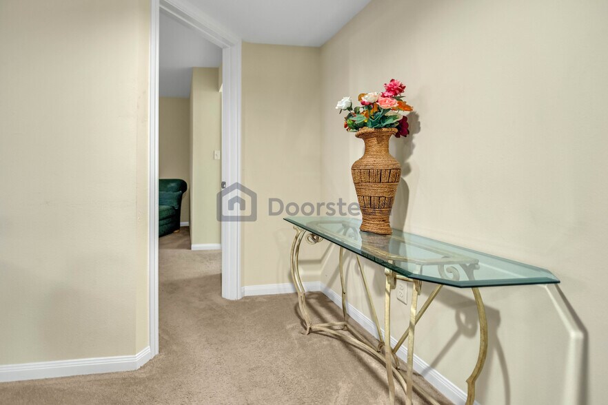 Building Photo - 8415 Hearth Dr