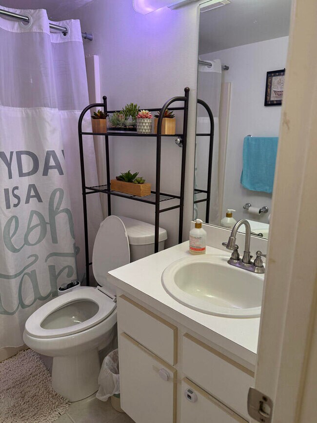 Building Photo - 10451 W Broward Blvd