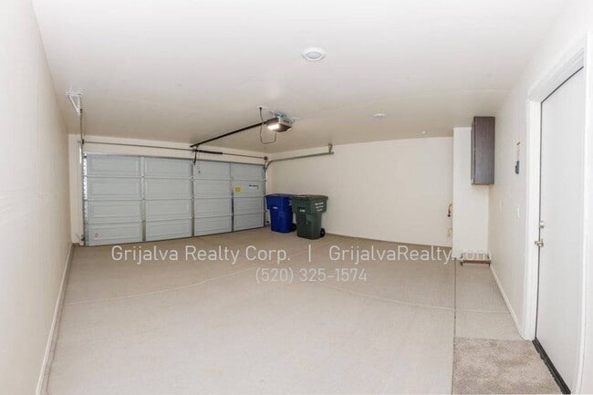Building Photo - 8749 E Pebble Stone Ln