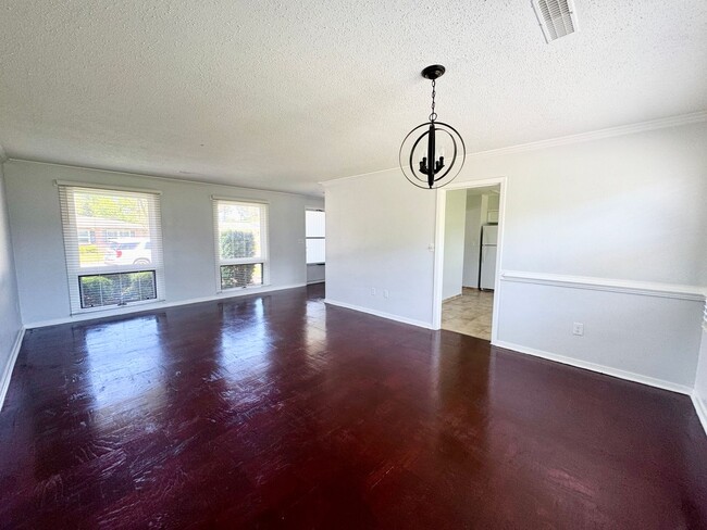 Building Photo - SUPERB Home in Sea Gate - close to Market ...