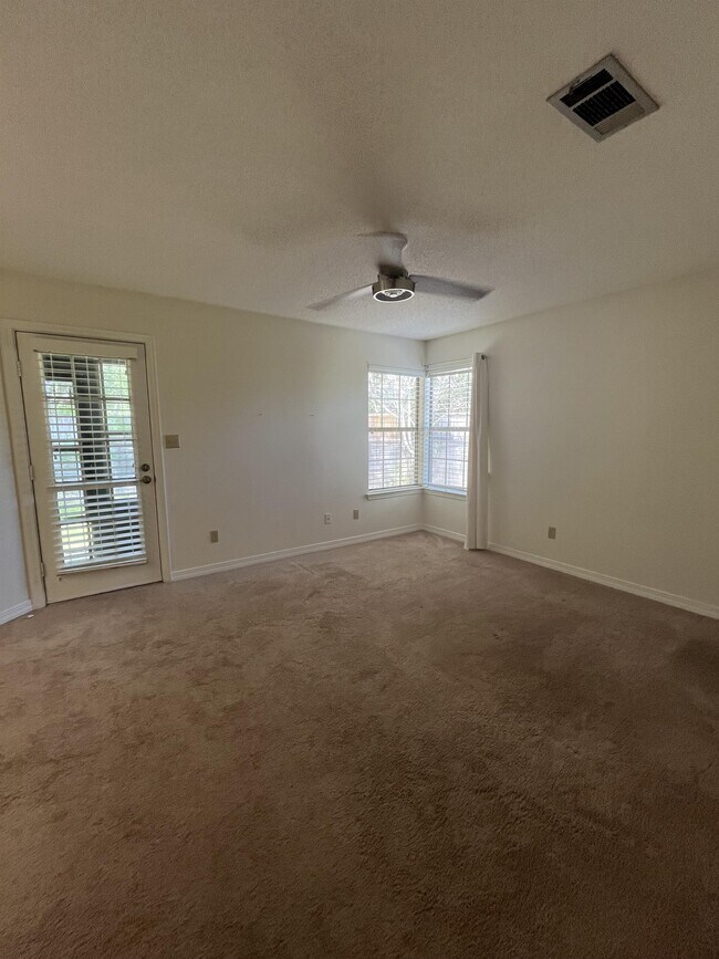 Building Photo - 1305 Ariel Ct