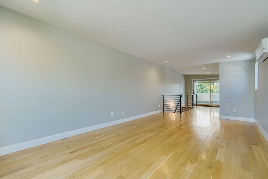 Building Photo - 1029 32nd St