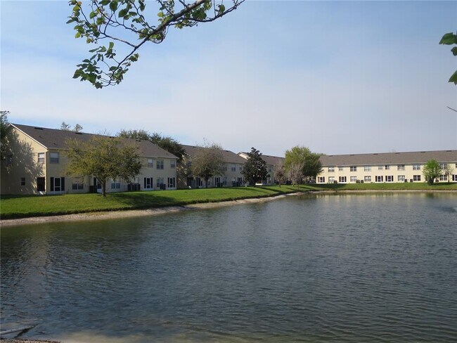 Building Photo - 2806 Club Cortile Cir