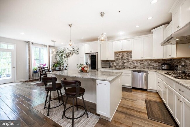 Building Photo - 126 Iron Hill Way