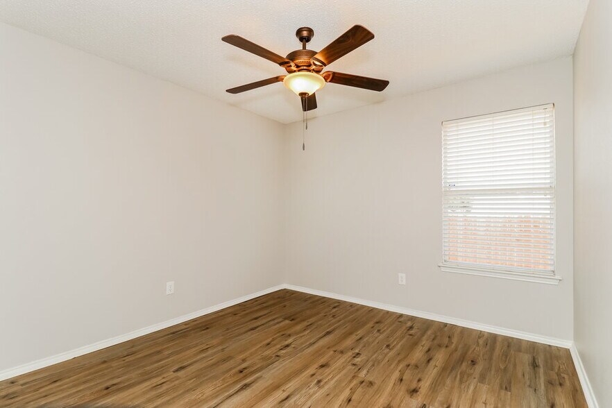 Building Photo - 4309 Falcon Perch Cir
