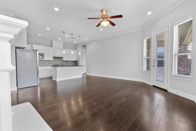 Building Photo - 698 Pendle Forest Dr