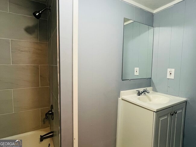 Building Photo - 103 Addie St