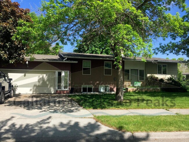 Building Photo - 304 S 13th Ave