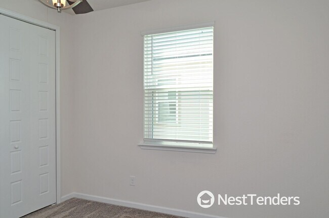 Building Photo - Like New Four Bedroom in Fernandina!