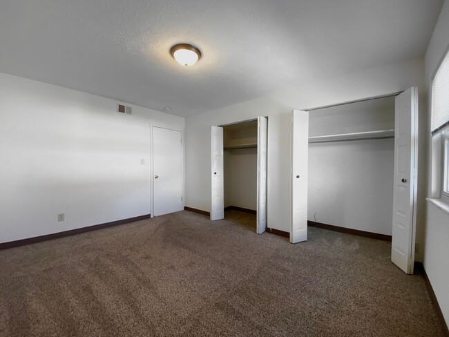 Building Photo - RENTAL SPECIAL FOR LIMITED TIME Deposit $0...