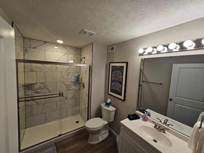 Building Photo - Vroooom . . . . the ROAD is calling. . . .Fully furnished themed rental includes all utilities an...