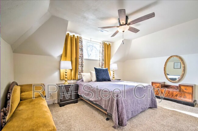 Building Photo - 706 Wilson Ave