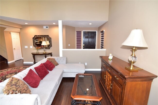 Building Photo - 3649 Cottonwood Cir