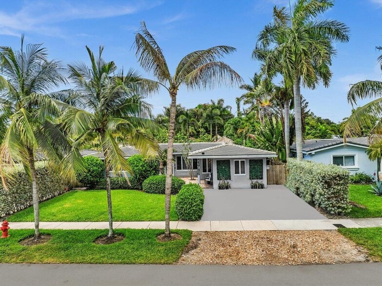 Building Photo - 1786 NE 21st St