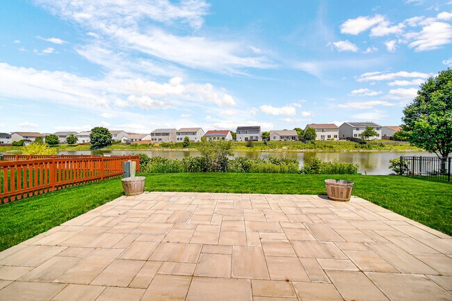 Building Photo - 821 Chopin Pl