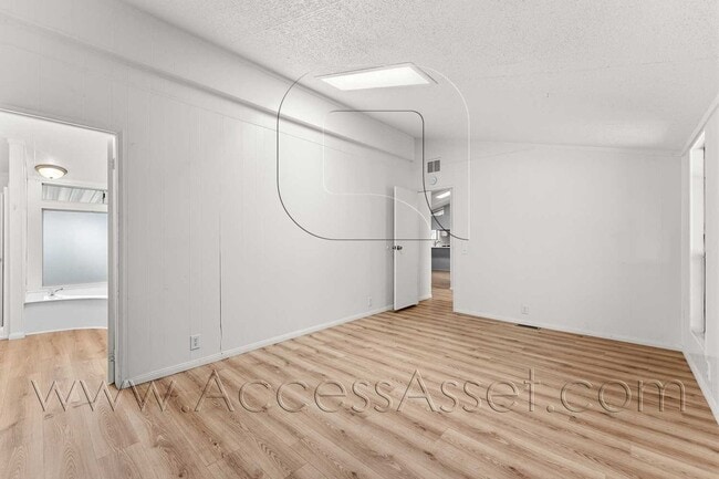 Building Photo - 1360 Cabrillo Dr