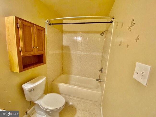 Building Photo - 8864 Walutes Cir