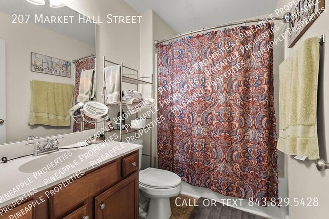 Building Photo - 207 Market Hall St