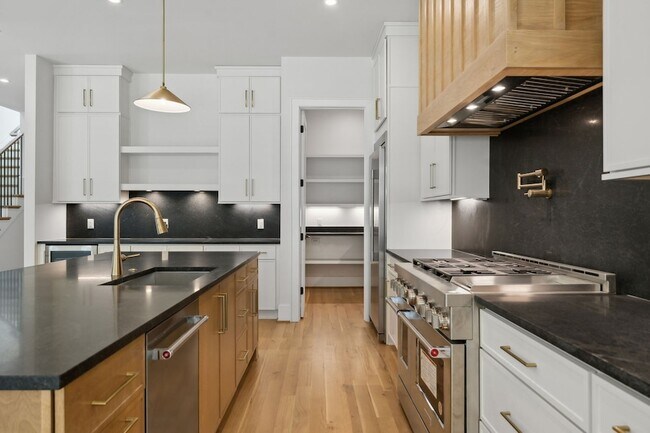 Building Photo - 85 Brookwood Terrace