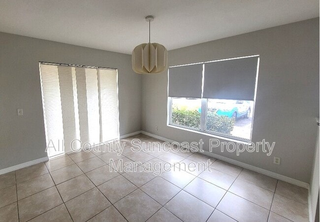 Building Photo - 3874 Mariner Dr