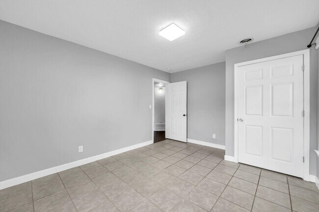 Building Photo - 358 Kepner Dr NE