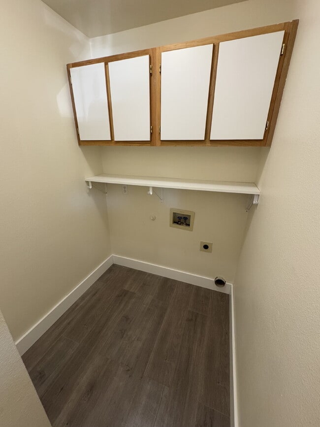 Building Photo - **Half Off Third Months Rent** 2 Bedroom Condominium