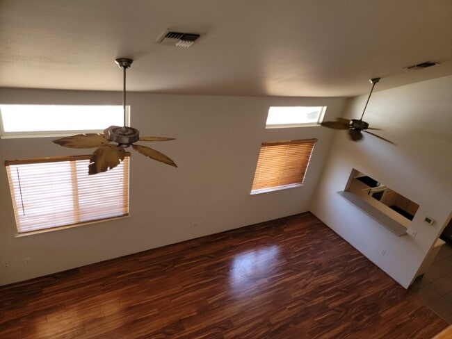 Building Photo - Maui Lani