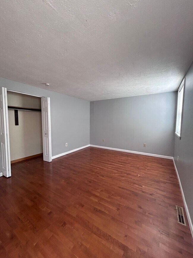 Building Photo - ter1220