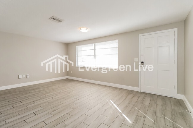 Building Photo - 7137 Gulf Highlands Dr