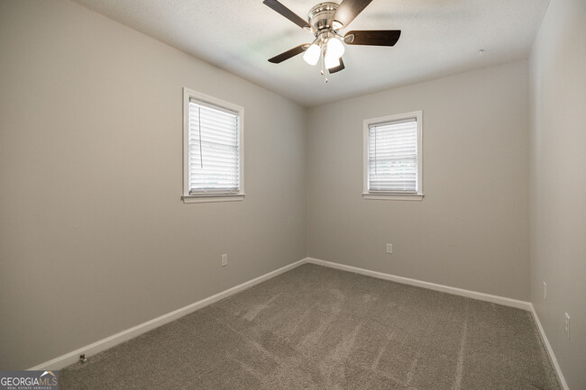Building Photo - 115 Shadow Moss Dr