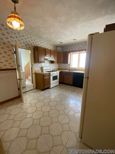 Building Photo - 62 Union St