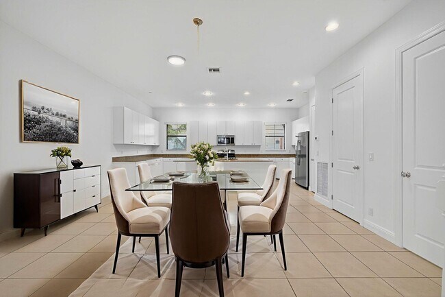 Building Photo - 4113 Faraday Wy