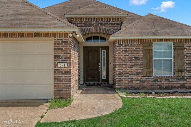 Building Photo - 521 Linnhurst Dr